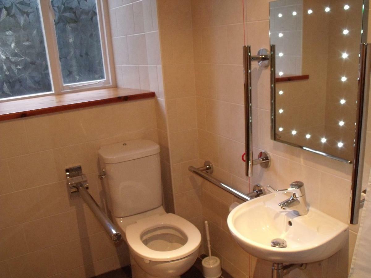 Llandderfel Cosy Ground Floor Disabled Friendly Room In Farm House מראה חיצוני תמונה